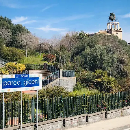 Lavica Di Mezzo Catánia