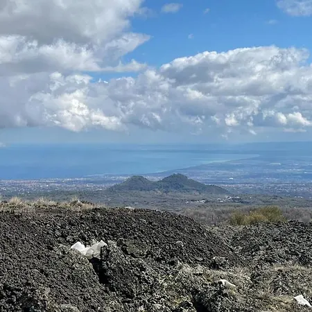 Lavica Di Mezzo * Catania